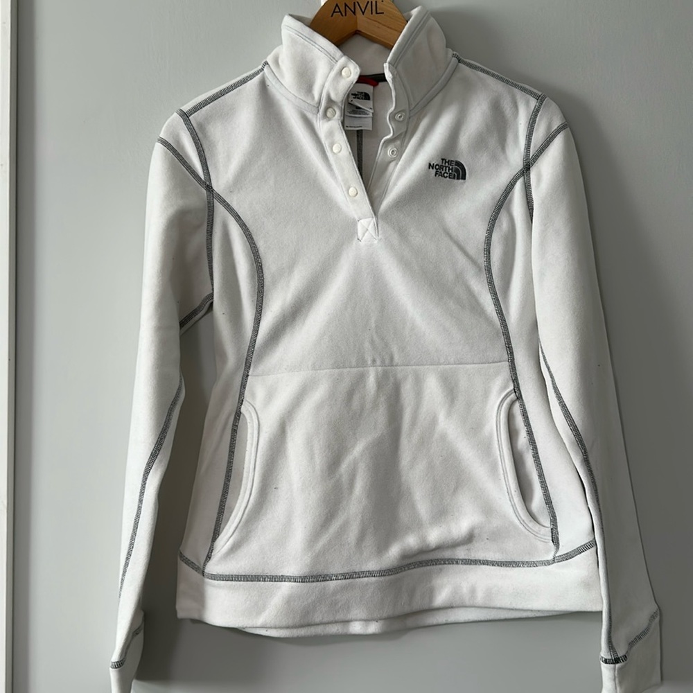North face white pull over
